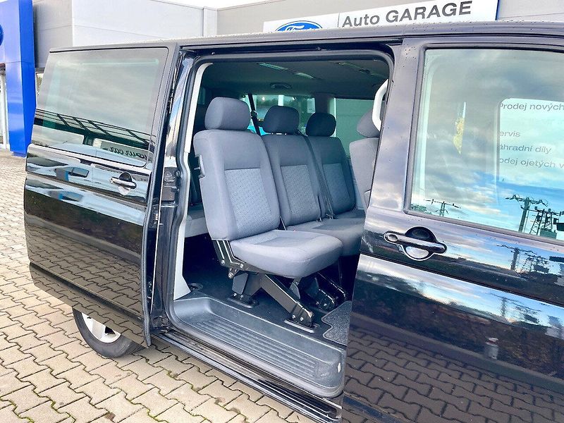 Volkswagen Caravelle (2014) 2,0 TDI Tiptronic 8 Míst - fotka 5 z 12