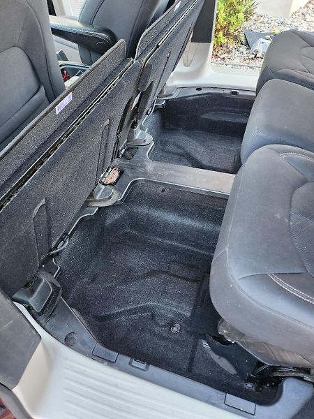 Chrysler Pacifica (2018)  Touring L, 8 míst, LPG, TZ - fotka 19 z 38