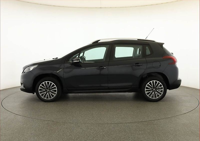 Peugeot 2008 (2018) 1.2 PureTech, Serv.kniha - fotka 3 z 15