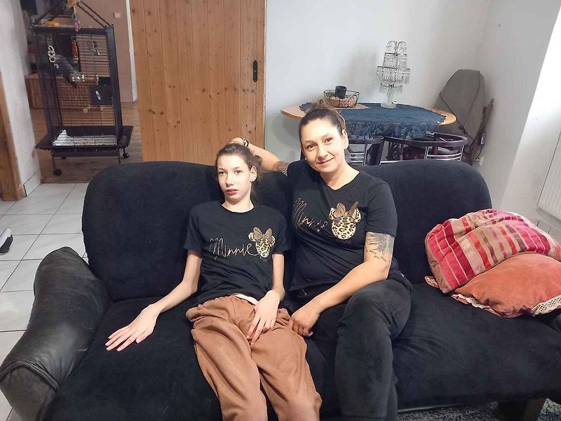 Maminka mentálně postižené Michalky potřebuje pro přepravu dcerky větší vůz. Ve sbírce jí přispěli motorkáři ze Stříbrné míle na Stříbrsku.