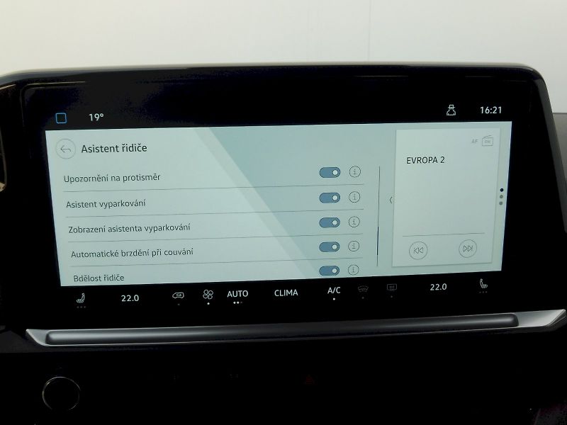 Volkswagen Caravelle (2025) Life DR 2,0 TDI 110kW 8AT - fotka 16 z 29