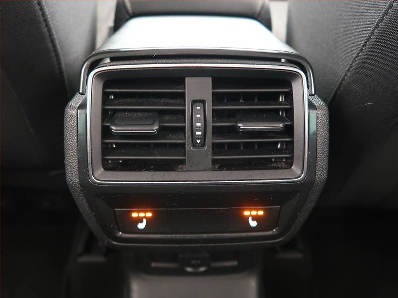 Škoda Karoq (2019) Style 1.6 TDI, Serv.kniha - fotka 18 z 19