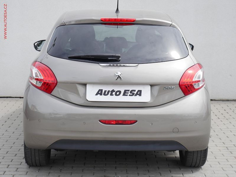 Peugeot 208 (2014) 1.6i, ČR, autoAC, temp - fotka 5 z 15
