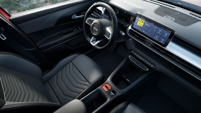 Jeep Avenger (2026) Altitude 1.2 Turbo e-Hybrid 11 - fotka 8 z 8