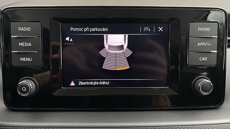 Škoda Scala 1.0 TSI Ambition - fotka 12 z 23