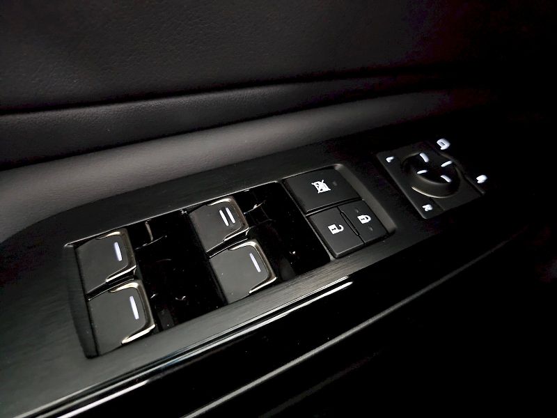 Lexus ES 300h (2025) 2.5HEV 218k Business Edition - fotka 31 z 33