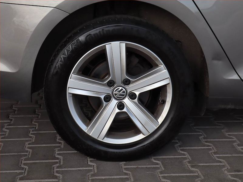 Volkswagen Golf (2016) 1.6 TDI, Automat, Serv.kniha - fotka 15 z 24