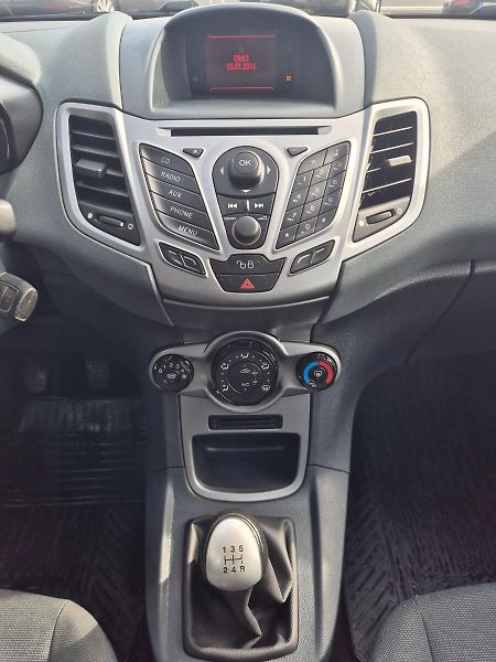 Ford Fiesta 1.2i 44kW, klima - fotka 14 z 22