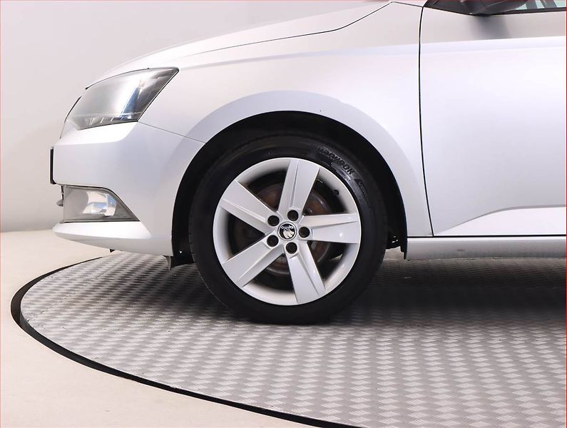 Škoda Fabia (2017) Style 1.0 TSI, Automat - fotka 15 z 22