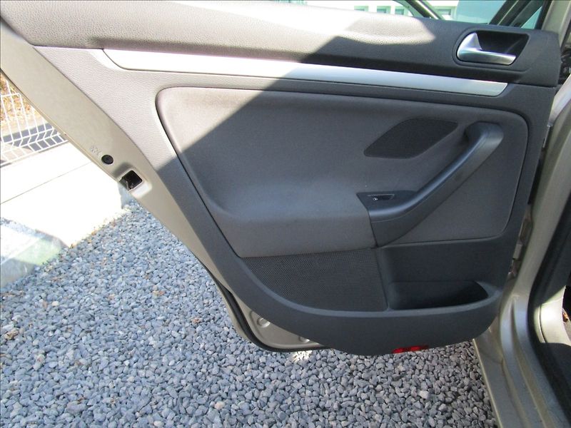 Volkswagen Golf Variant 1.4TSi Sport, aut. Kli - fotka 33 z 42