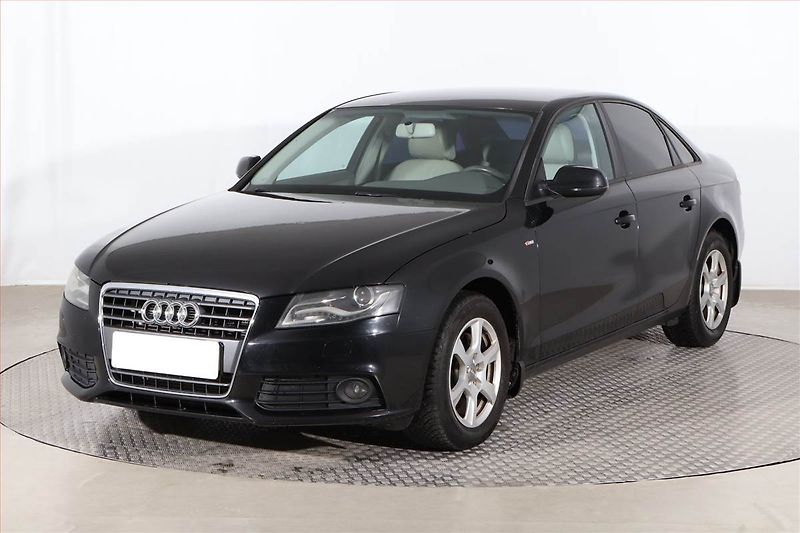 Audi A4 (2010) 2.0 TDI, Automat, Xenony - fotka 2 z 23