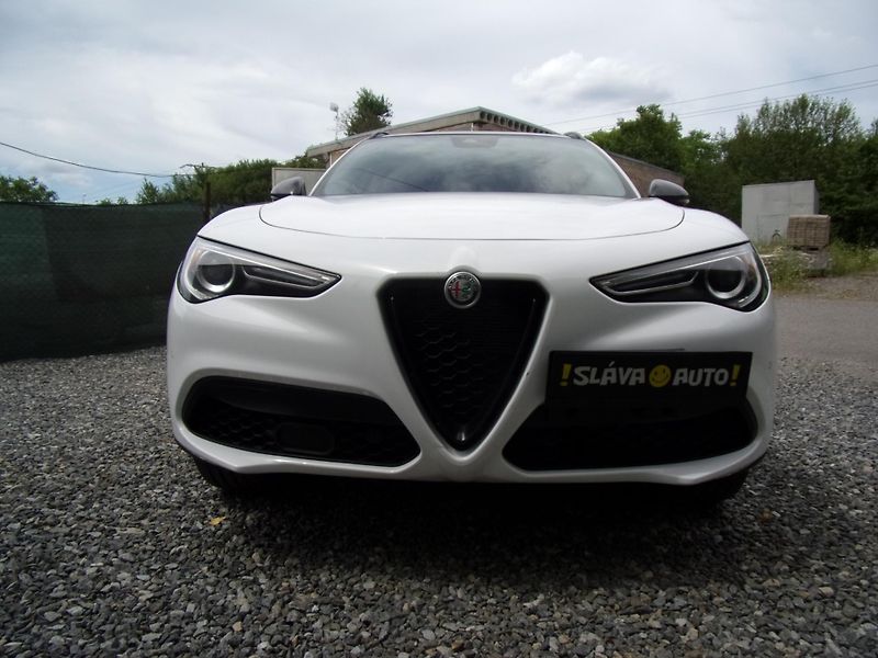 Alfa Romeo Stelvio (2020) 2.0TURBO 206kW PANORAMA VÝBAVA - fotka 2 z 27