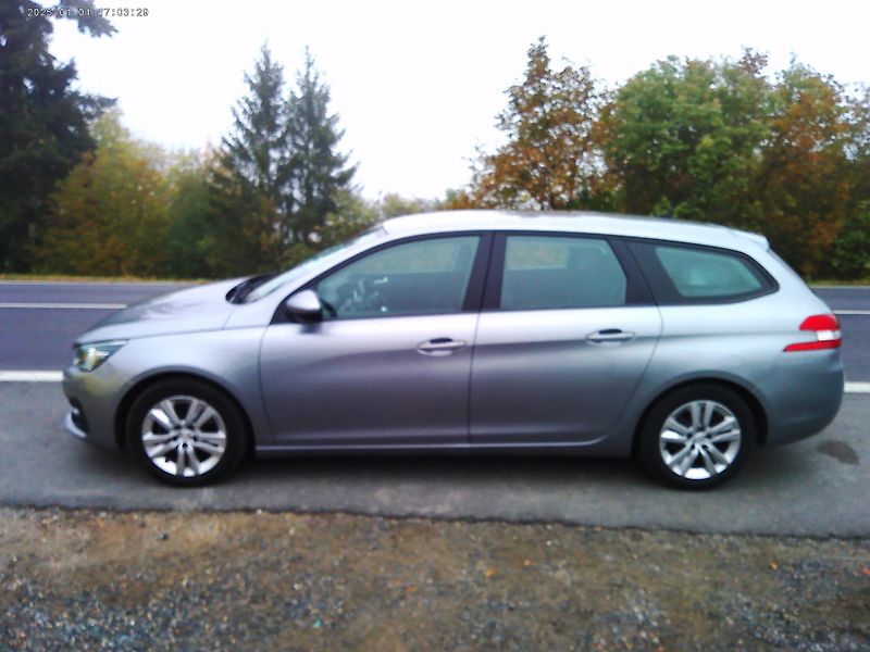 Peugeot 308 1.6 HDi, 73 kW, klima, 2x kola - fotka 2 z 32
