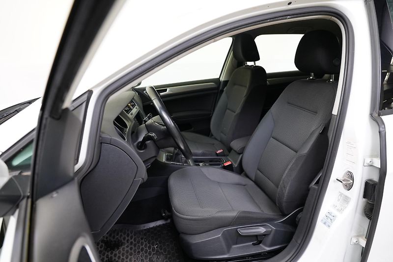 Volkswagen Golf - fotka 11 z 24