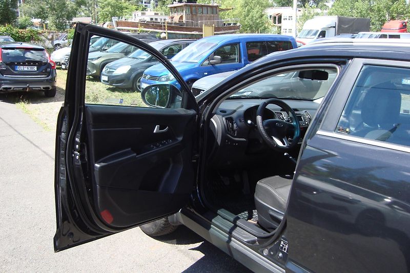 Kia Sportage (2010) 1.6 GDi, 99 kW,ČR,Servisní kn. - fotka 26 z 67