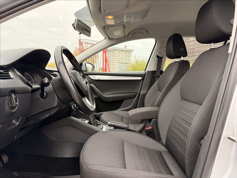 Škoda Octavia 2,0 TDI 110kW 6KVALT - fotka 9 z 32