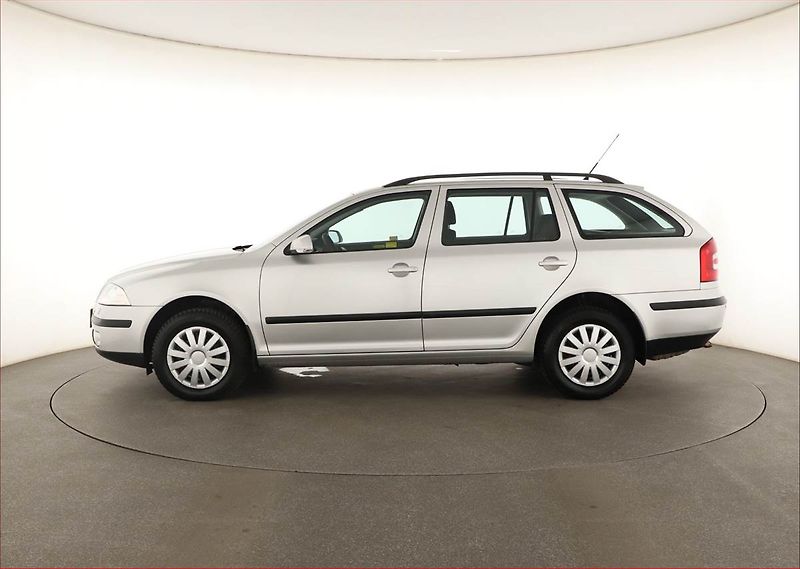 Škoda Octavia (2006) 1.9 TDI 4x4, 4X4, ČR,1.maj - fotka 3 z 11