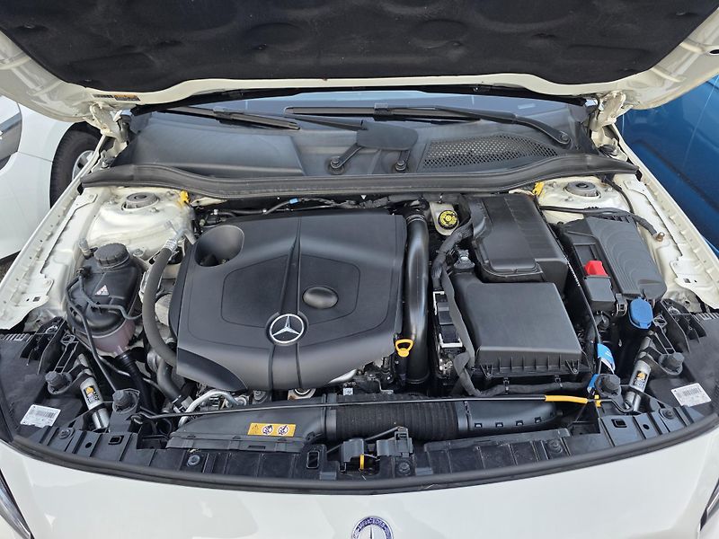 Mercedes-Benz GLA 220CDI 4-MATIC AMG-Paket  - fotka 24 z 24