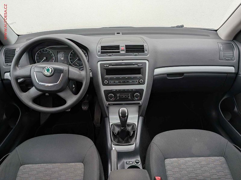 Škoda Octavia (2013) 1.6 TDi, 2.maj, Ambiente - fotka 8 z 15