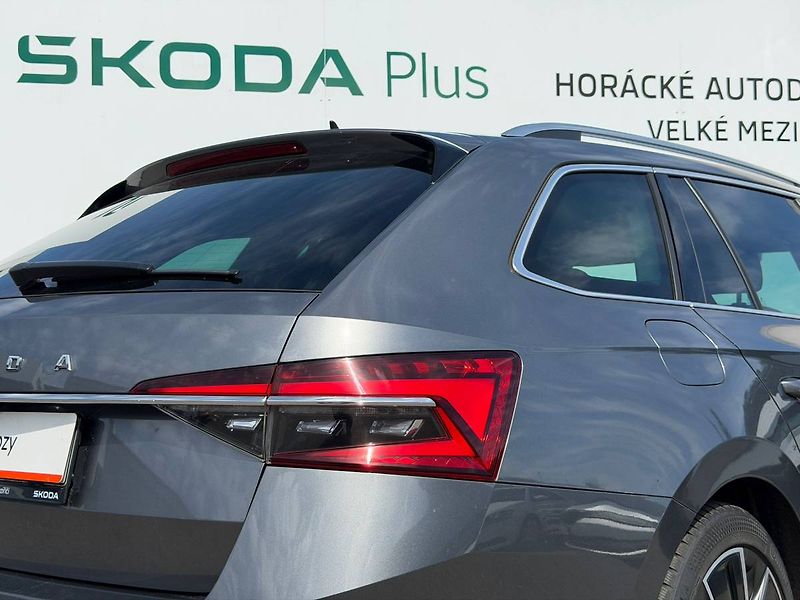 Škoda Superb combi Style Plus 2,0 TSI 140 k - fotka 31 z 32