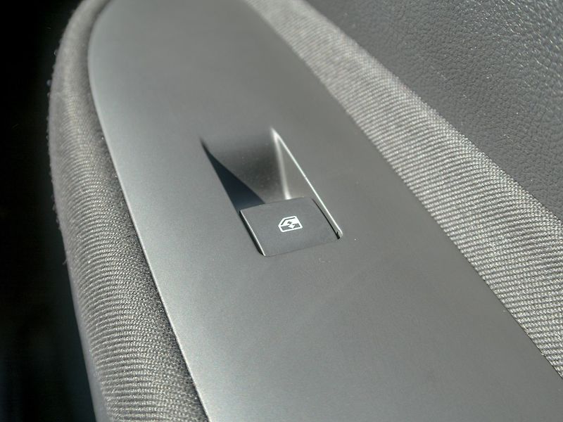 Opel Mokka (2017) ČR X 1.6i 85KW – 2x KOLA - fotka 28 z 43