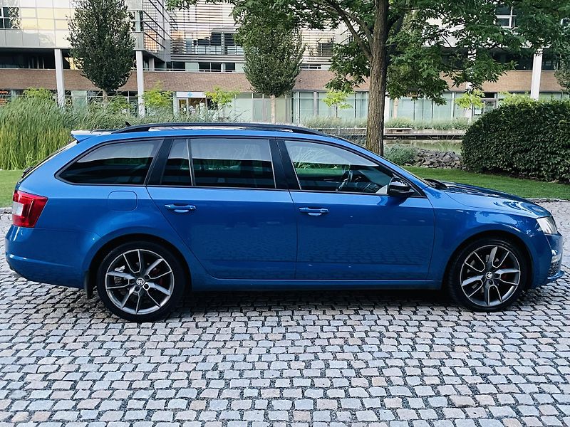 Škoda Octavia 2.0TDI VRS AUTOMAT SENZORY LED - fotka 10 z 45
