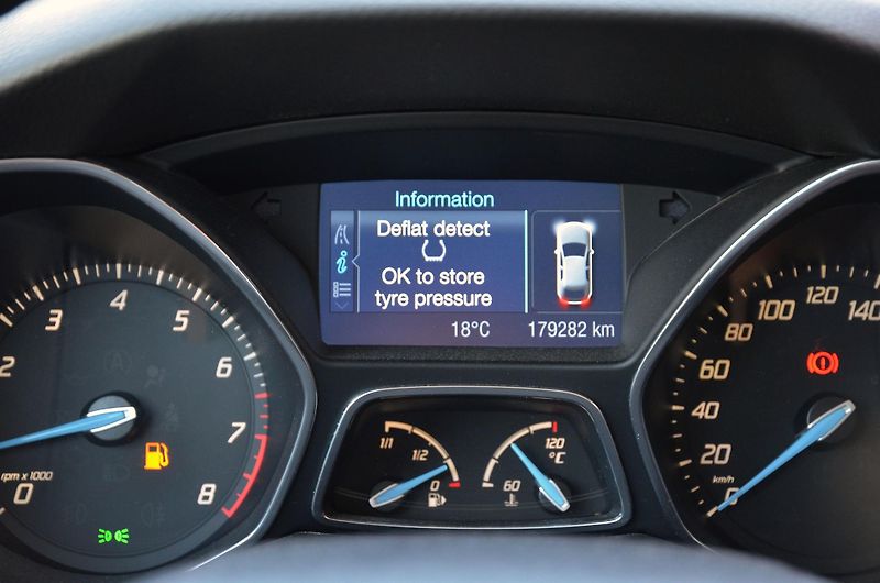 Ford Focus (2011) 1.6 EcoBoost 110kW Titanium  - fotka 23 z 36