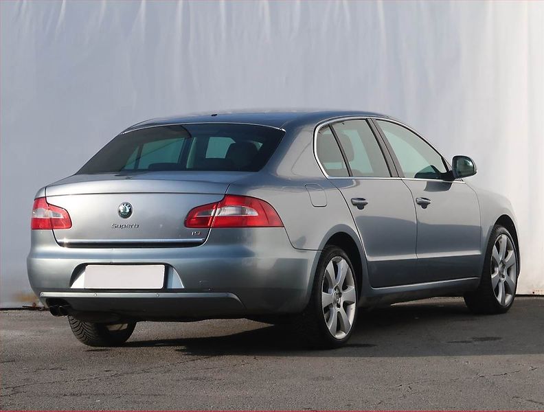 Škoda Superb (2011) Ambition 1.8 TSI, Serv.kniha - fotka 5 z 20