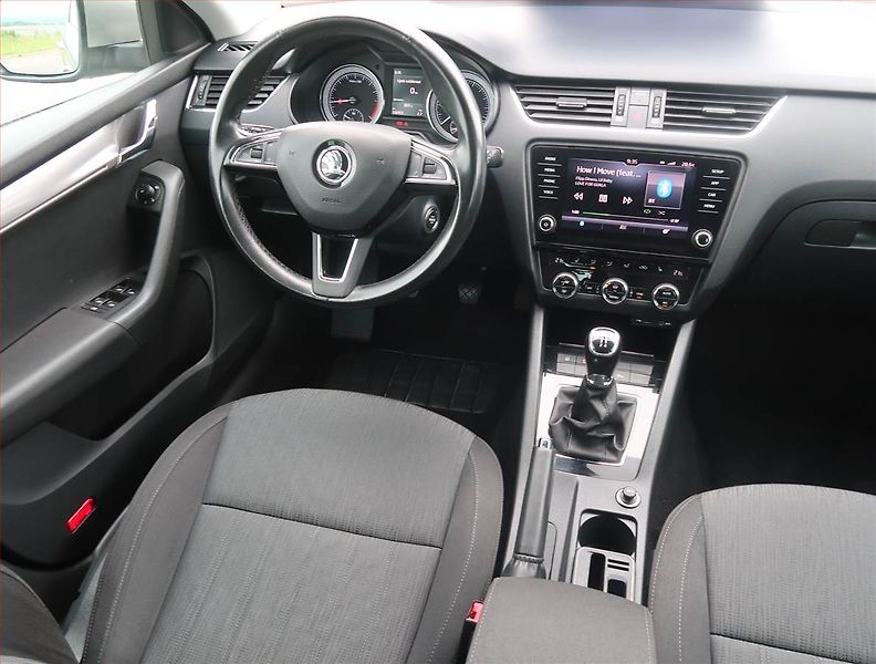 Škoda Octavia (2017) Style 1.6 TDI, Serv.kniha - fotka 7 z 13