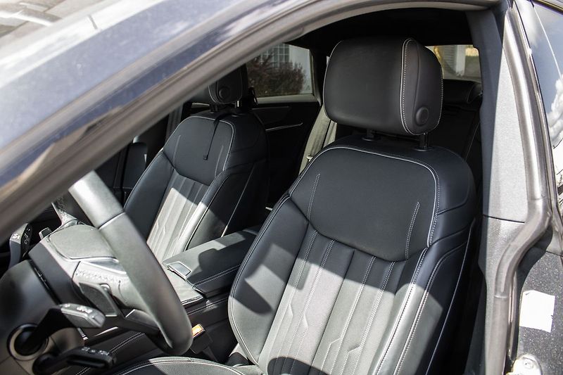 Audi A7 S-Line 50TFSIe 220kW - fotka 11 z 35