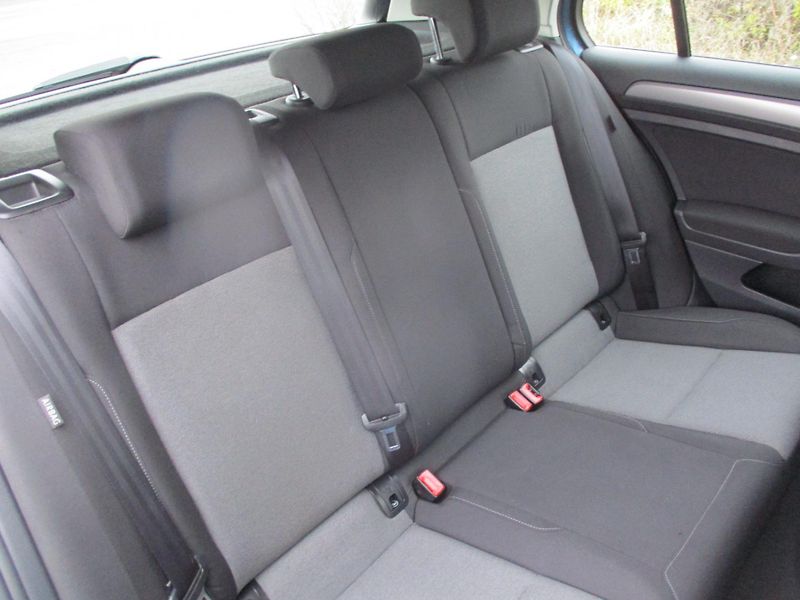 Volkswagen Golf TSi*77kW*VÝHŘEV*Z+L PNEU*TOP  - fotka 32 z 47