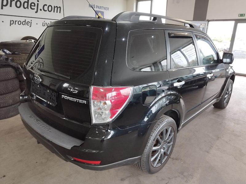 Subaru Forester (2010) 2.0i,taž.zař.,4x4 - fotka 6 z 33