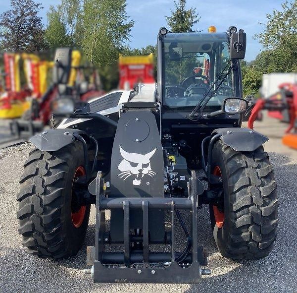 Bobcat (2024) 2.6t / 6m DEMO manipulátor  - fotka 3 z 10