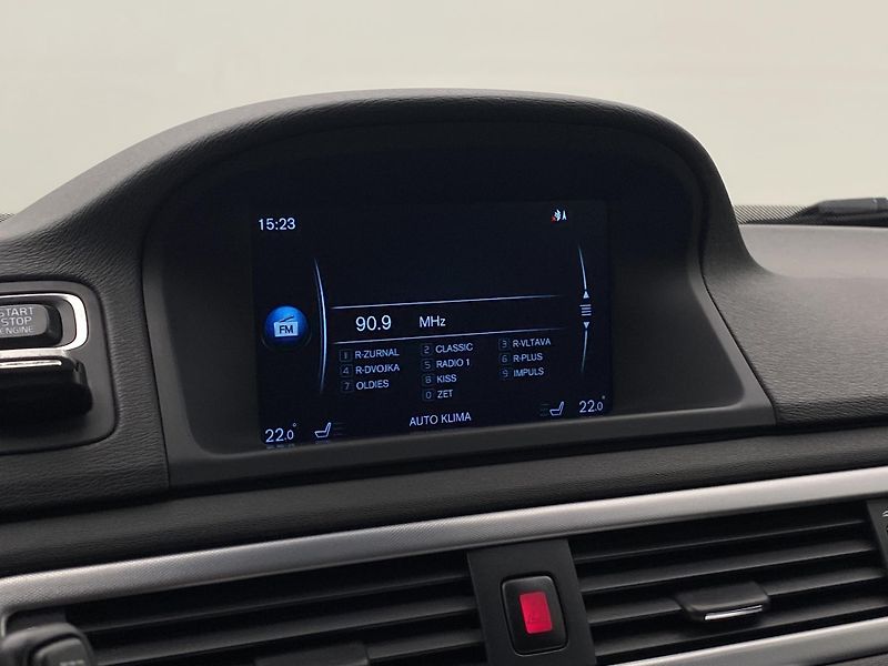 Volvo V70 D4 AWD MOMENTUM REZERVACE - fotka 36 z 46