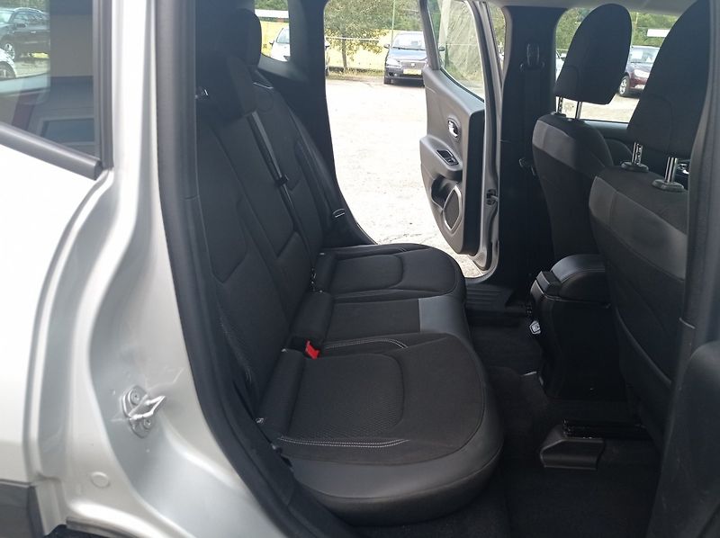 Jeep Renegade 2.0 JTD-MJET 4x4/1Maj/DigKlima - fotka 21 z 44