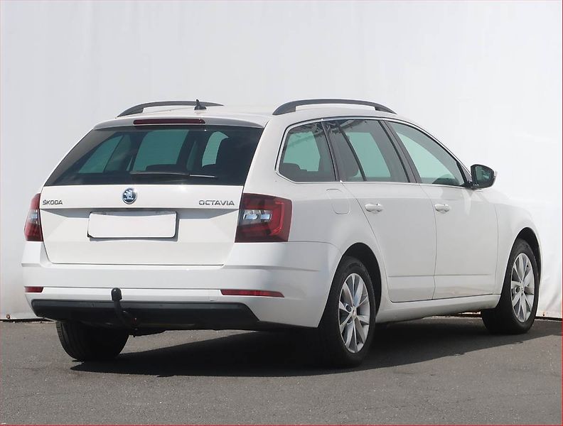 Škoda Octavia (2018) Style 1.6 TDI, Automat, Navi - fotka 5 z 14