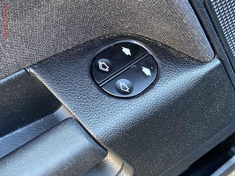 Ford Fusion (2009) 1.4i, 1.maj,ČR, Klima - fotka 11 z 17