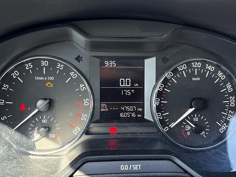 Škoda Octavia (2014)  1.6 TDI CR DPF Ambition Combi - fotka 11 z 18