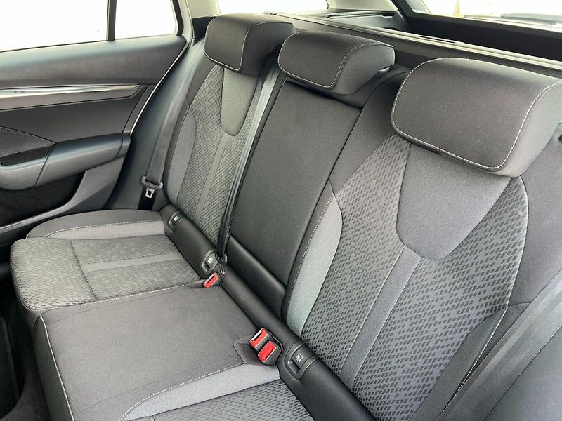 Škoda Octavia (2021) Com. 1.5TSi Style+! ČR! 1.maj. - fotka 19 z 39