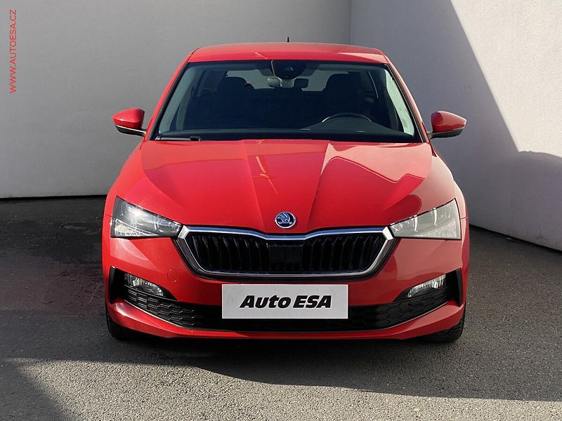 Škoda Scala (2020) 1.6 TDi, Ambition, DSG - fotka 2 z 17
