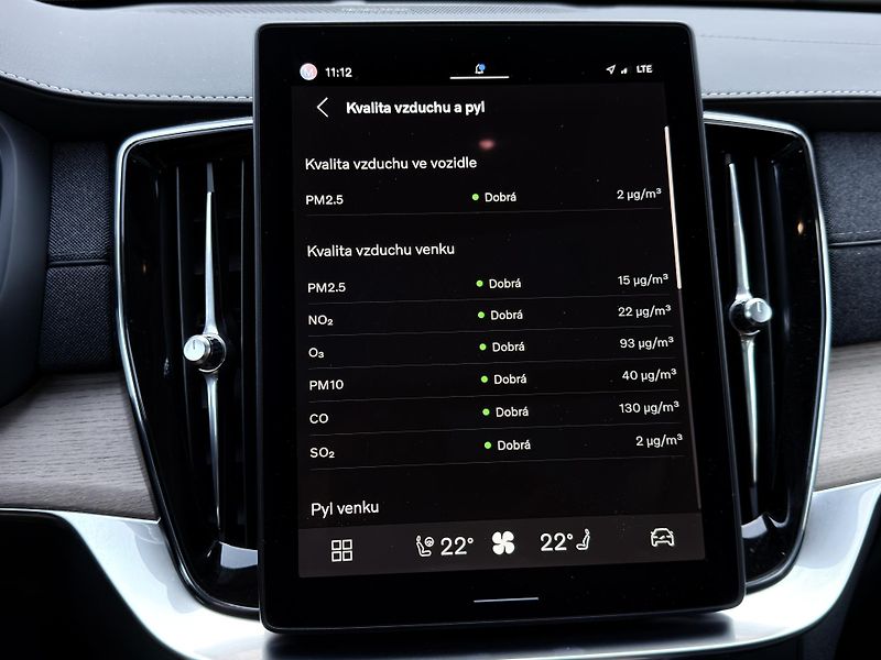 Volvo XC90 T8 AWD // PLUS DARK// PANORAMA - fotka 46 z 53