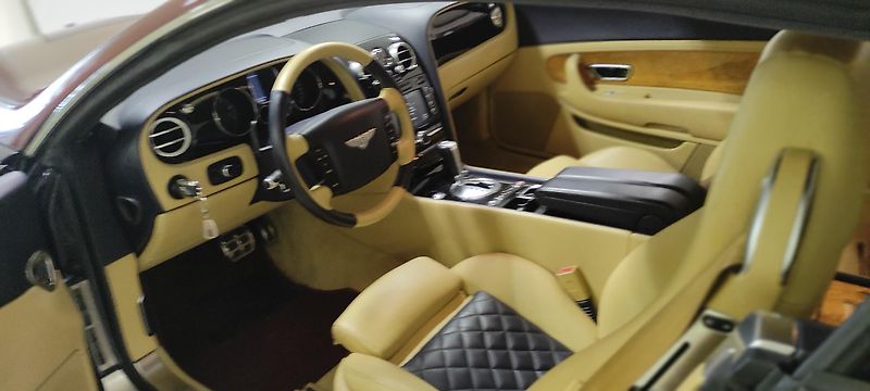 Bentley Continental GT (2005) - fotka 11 z 20