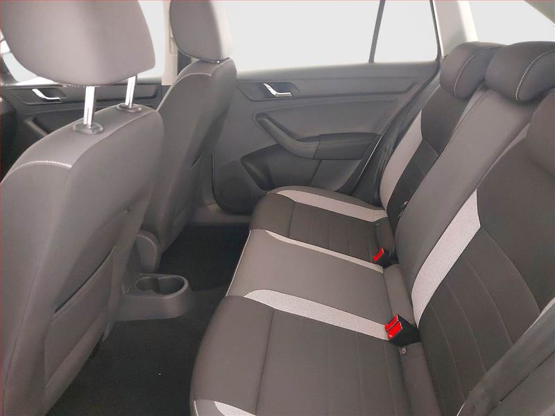 Škoda Rapid (2016) Spaceback 1.2 TSI, ČR,1.maj - fotka 10 z 19