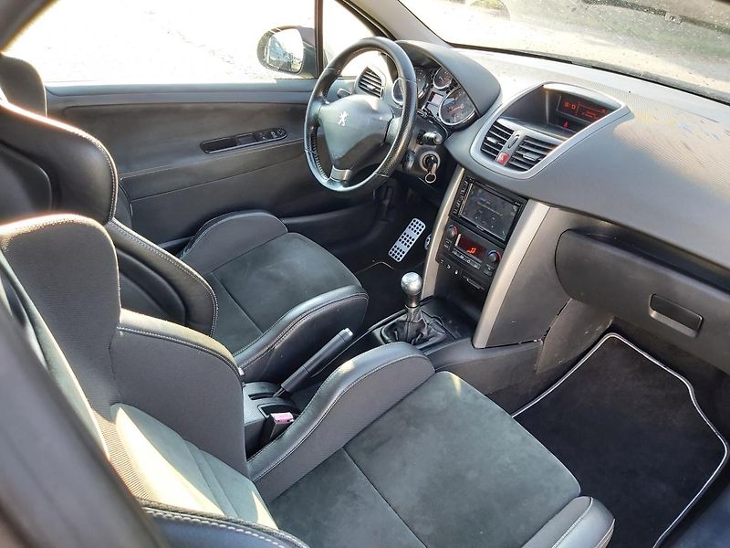Peugeot 207 (2009) 1,6 128 KW  GTI - fotka 26 z 27