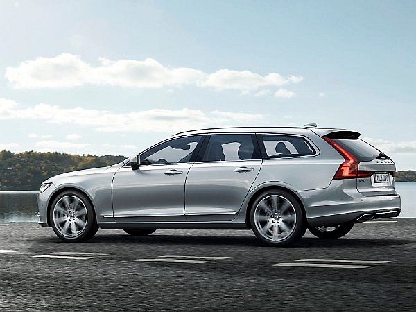 Volvo V90.