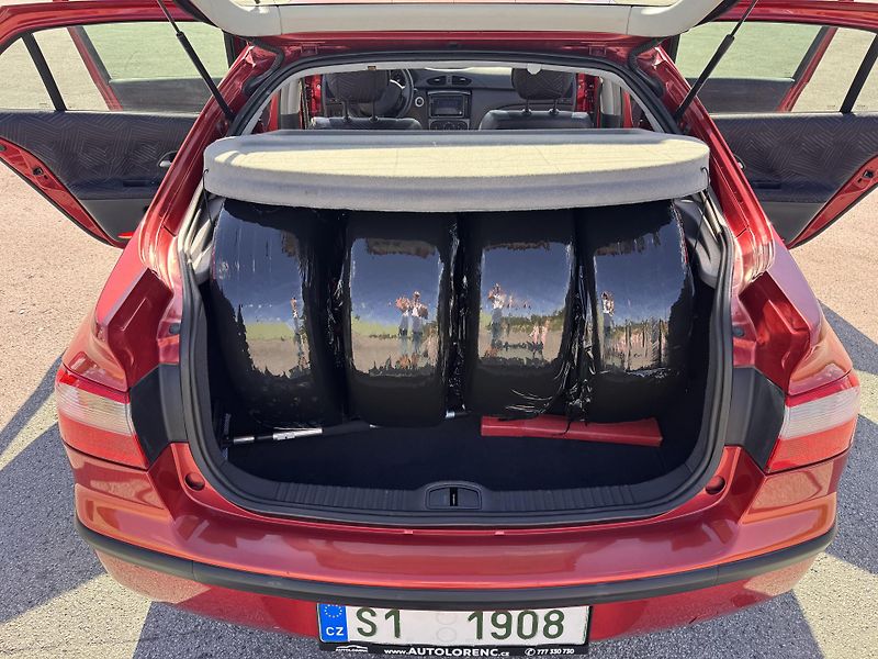 Renault Laguna 1.8i 88Kw 16V Dynamique - fotka 13 z 19