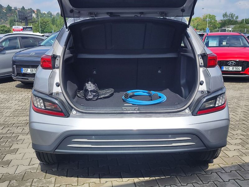 Hyundai Kona EV/150kW 64kWh Style AT - fotka 9 z 35