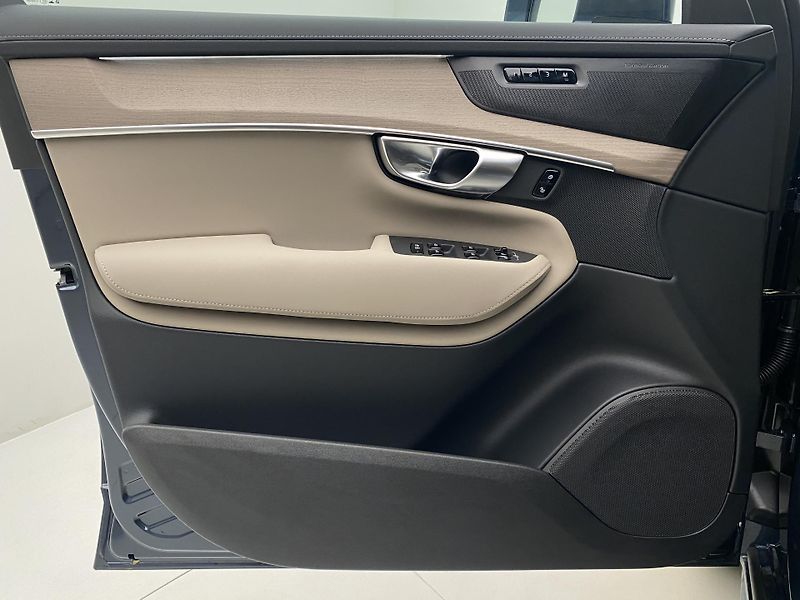 Volvo XC90 (2026) B5 AWD AUT BRIGHT PLUS 7míst - fotka 7 z 63