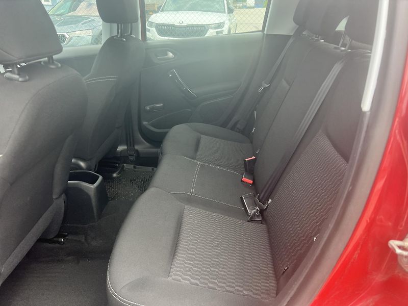 Peugeot 208 1.2i KAMERA KLIMA PŮVOD ČR - fotka 23 z 41