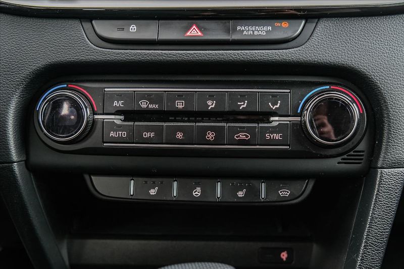 Kia ProCeed 1,5 T-GDi GPF 7DCT  GT LINE PL - fotka 17 z 25
